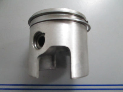 *NEW* 0820 Wiseco Port Piston Assy 3025P2 For: OMC