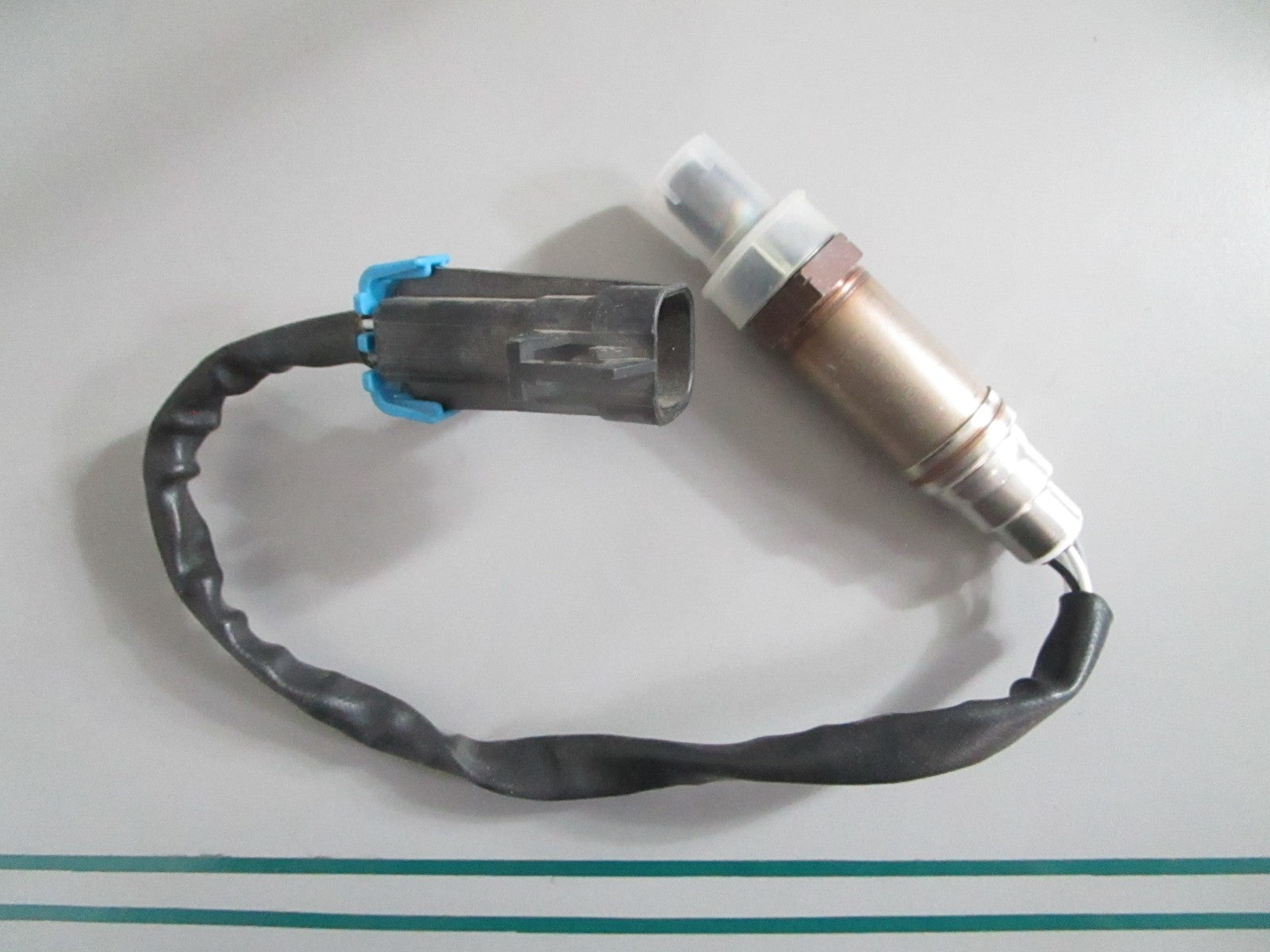 NEW OEM 0258005720 Bosch Oxygen Sensor 0820