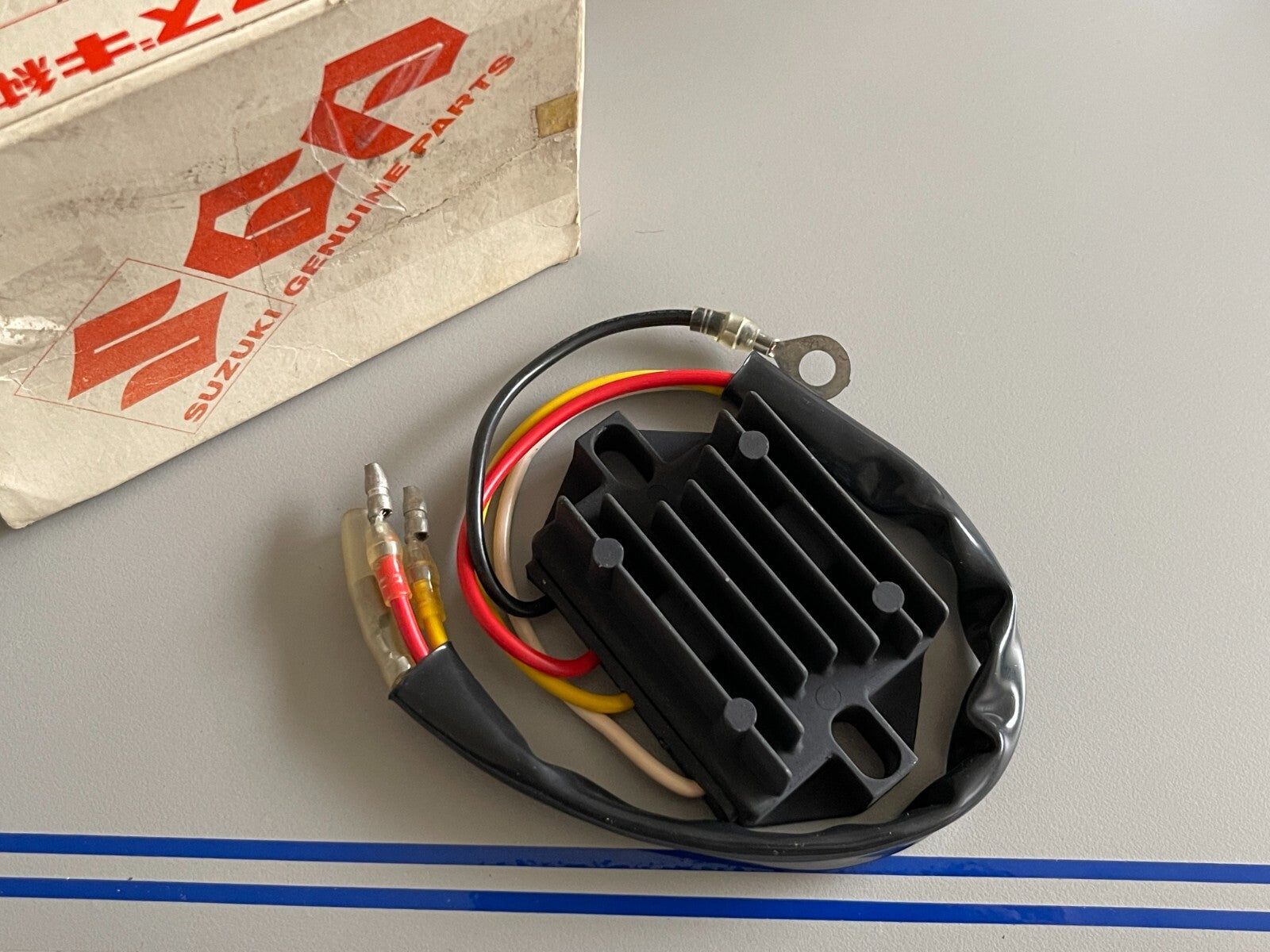 *NEW OEM* 0720 Suzuki 55 65 75 85 hp Rectifier Regulator 32800-94700