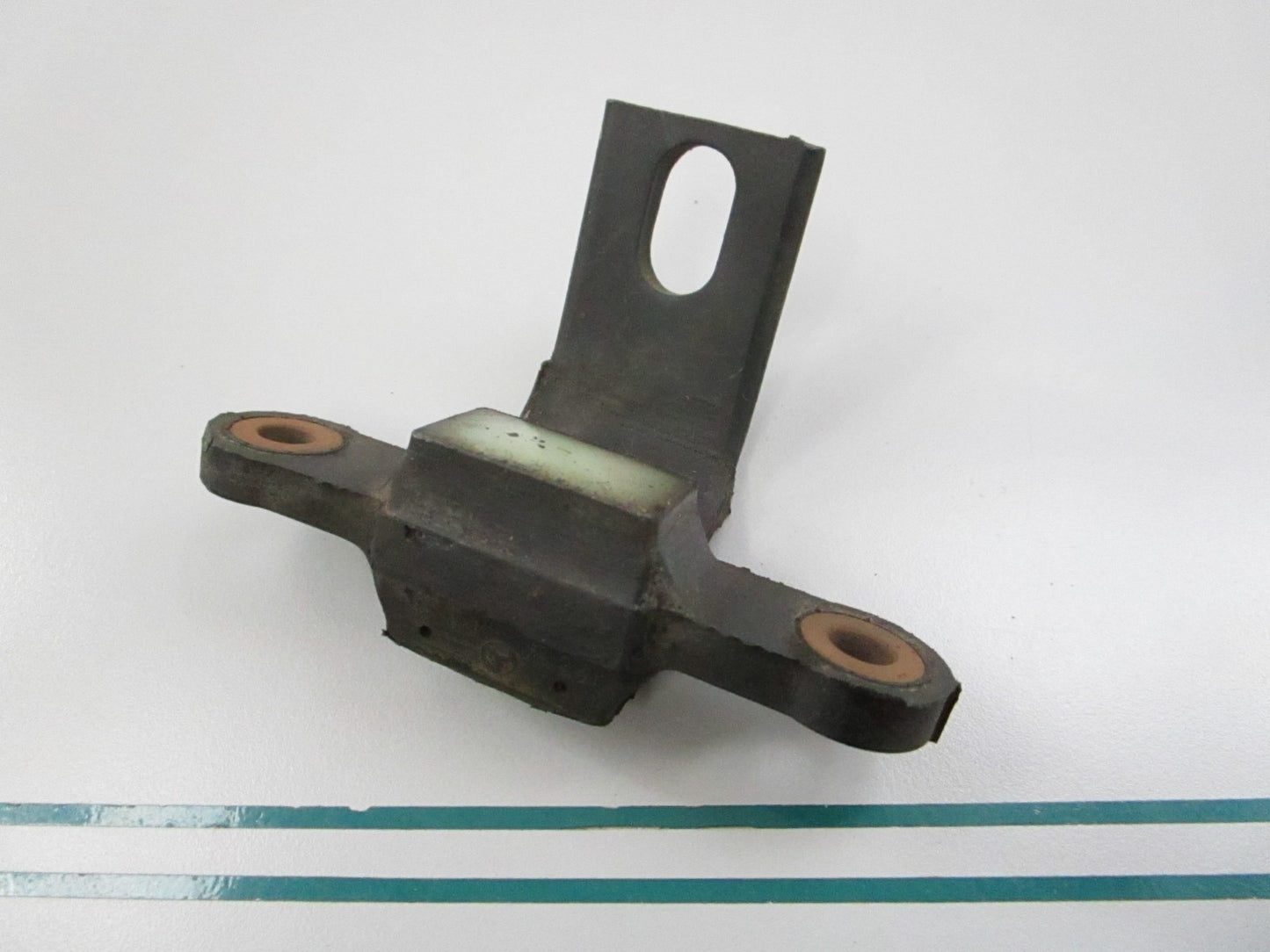 NEW OEM 1232400365 Mercedes-Benz Mount 0810