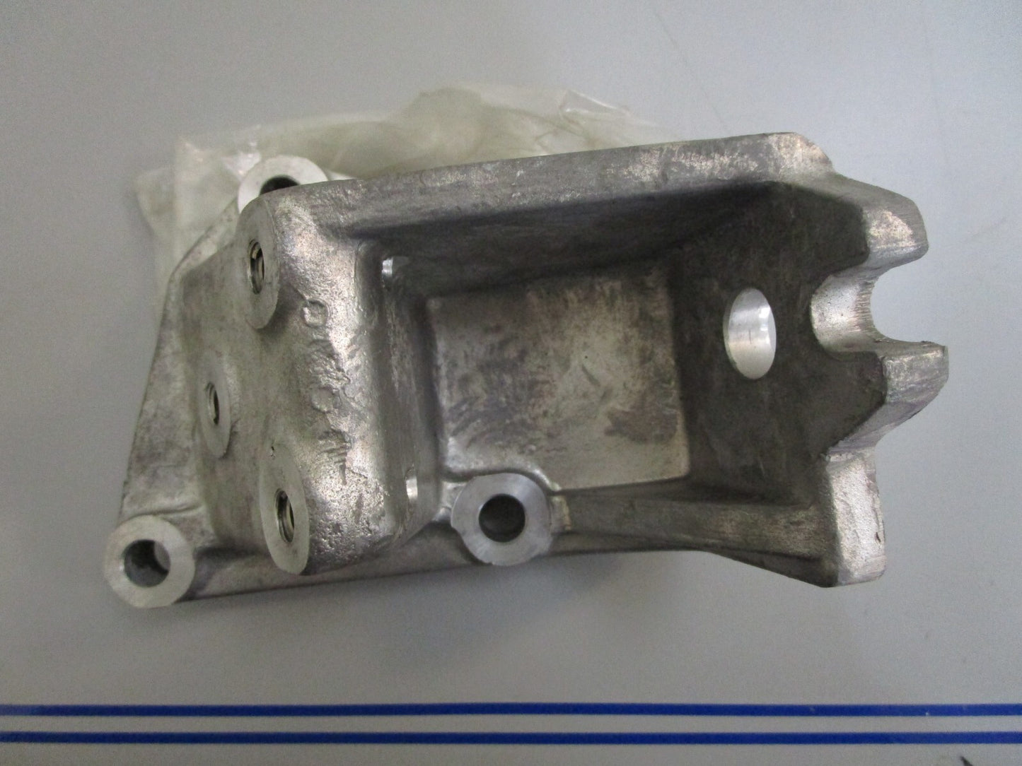 *NEW OEM* 0820 Volvo Penta Engine Bracket 831973