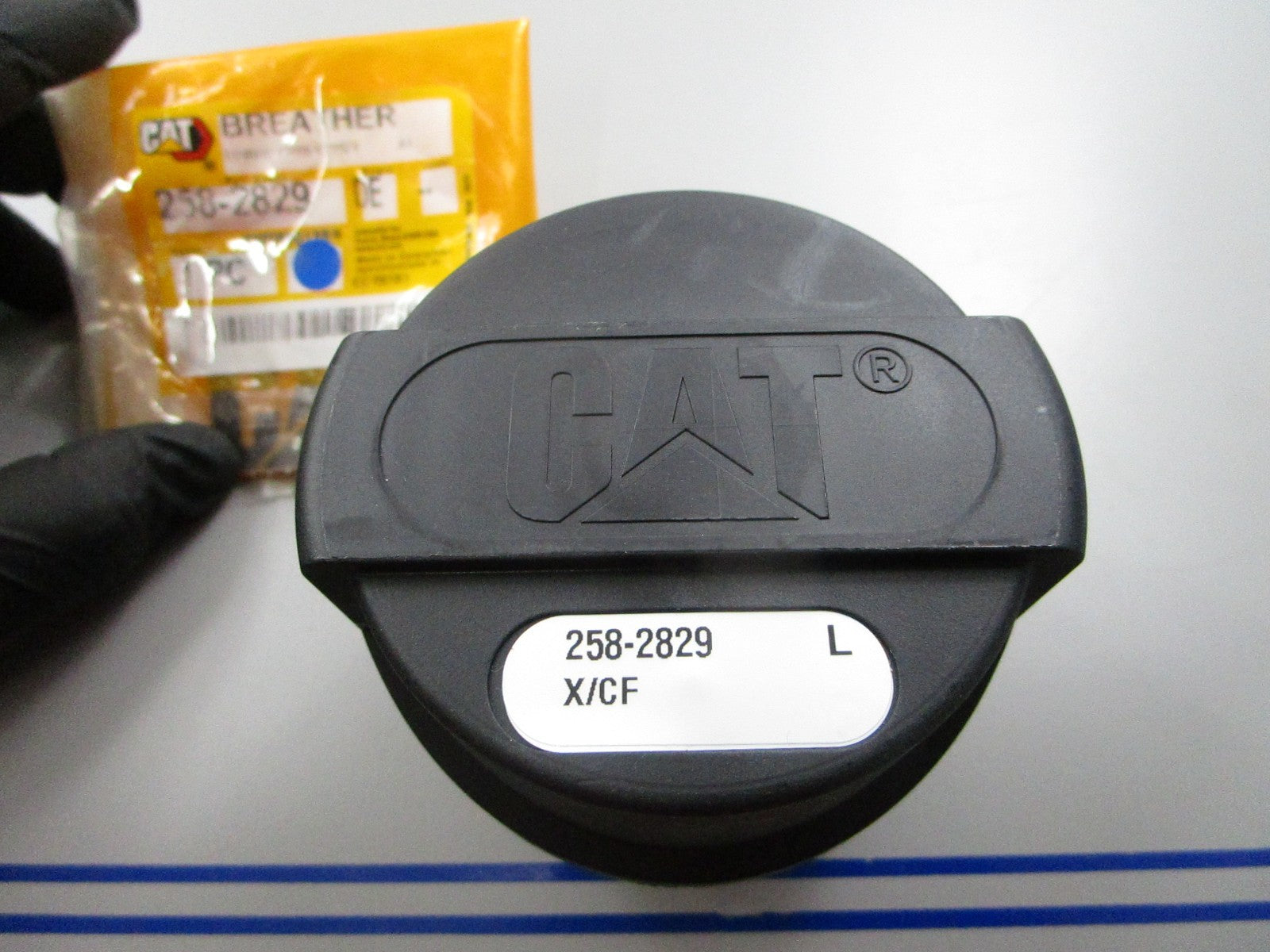 *NEW OEM* 0810 CAT Breather 258-2829