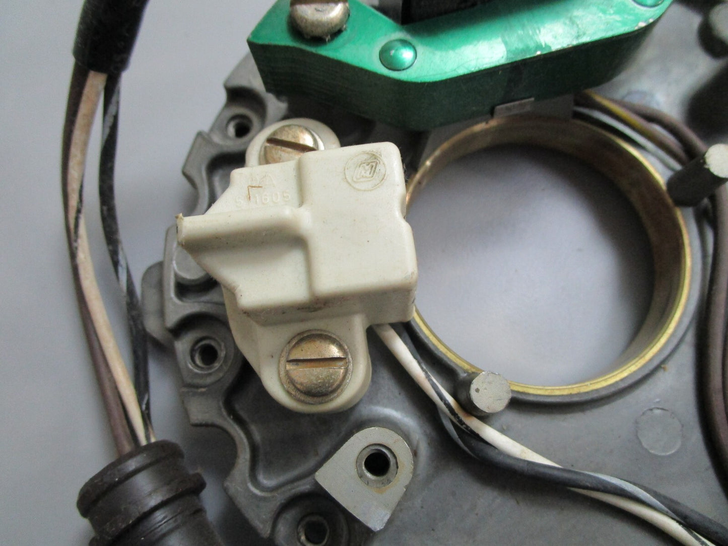 *NEW OEM* 0820 OMC Johnson Evinrude Charge Coil & Plate Assy 582413 0582413