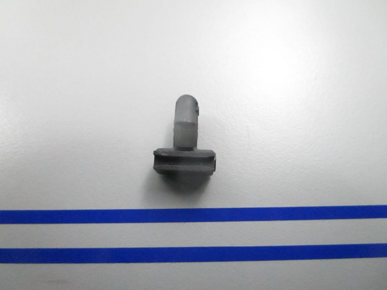 *NEW OEM* 0810 Mercury Quicksilver Clip 804352