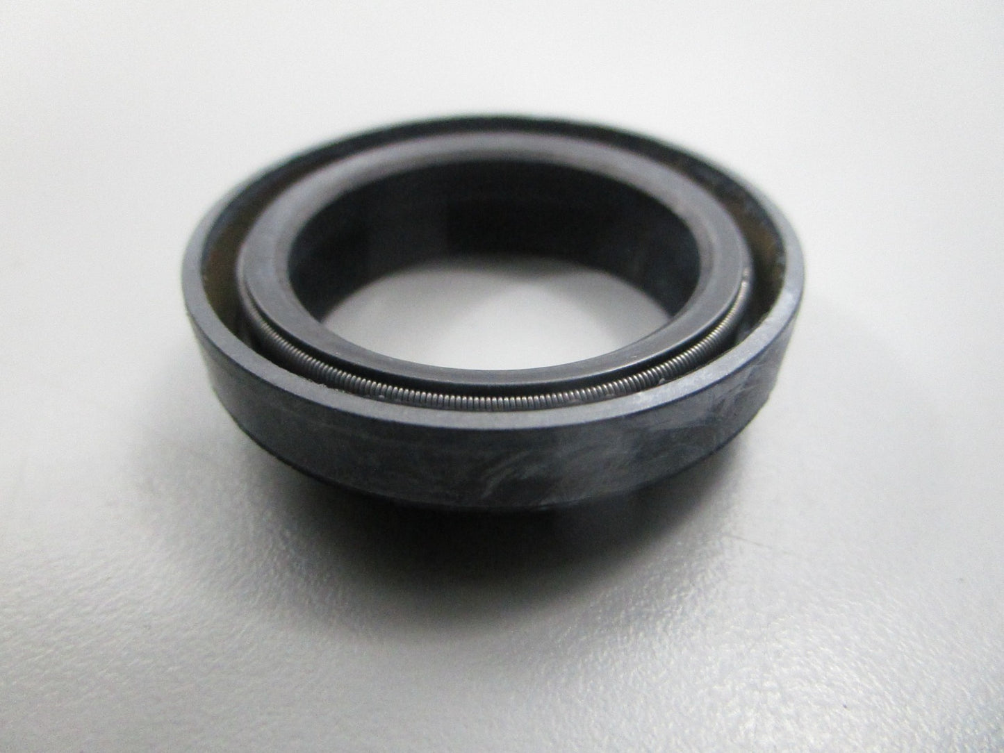 NEW OEM 341281 0341281 OMC Johnson Evinrude Seal 0810