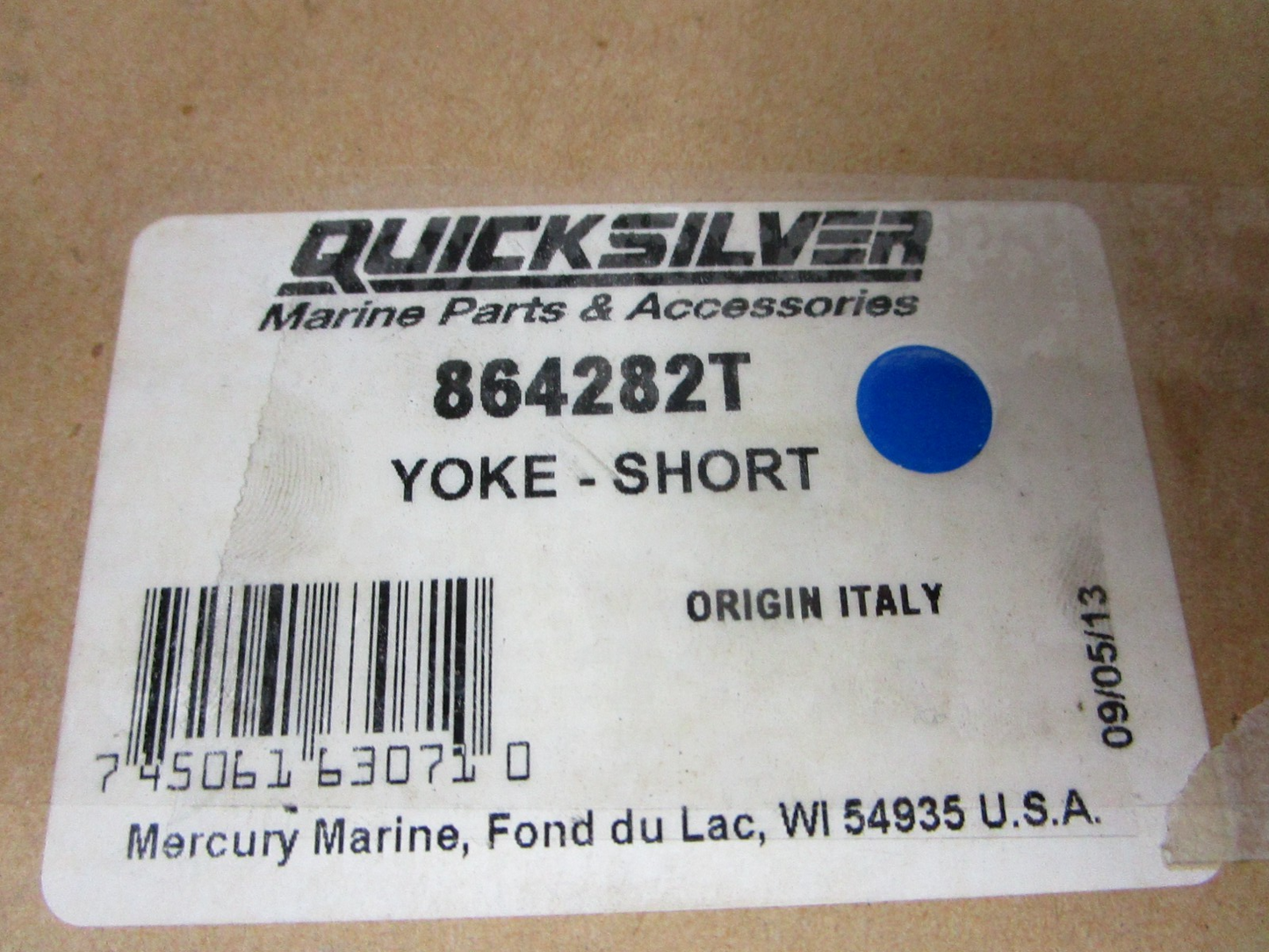*NEW OEM* 0720 Mercury Quicksilver Short Yoke 864282T
