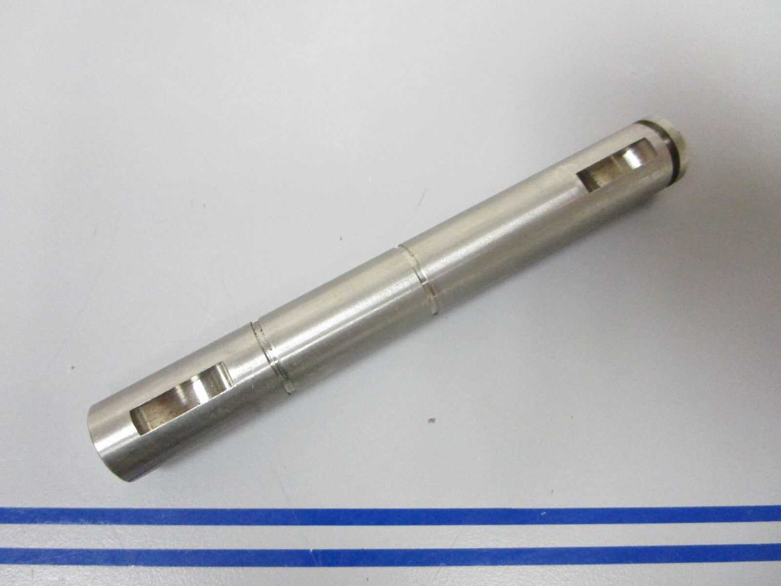*NEW OEM* 0720 OMC Johnson Evinrude Shaft 910125 0910125