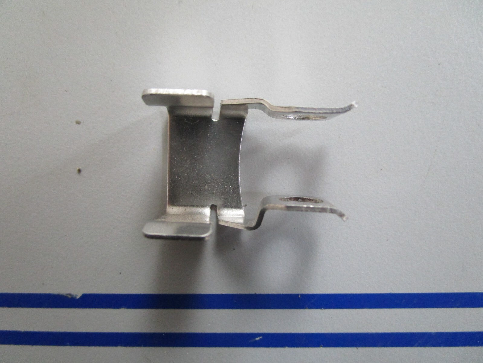 *NEW OEM* 0820 OMC Johnson Evinrude Retainer Clip 126933 0126933