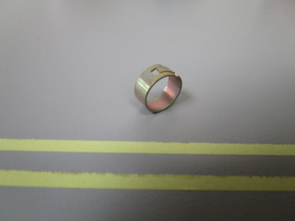 *NEW OEM* 0810 OMC Johnson Evinrude Retainer 328438 0328438