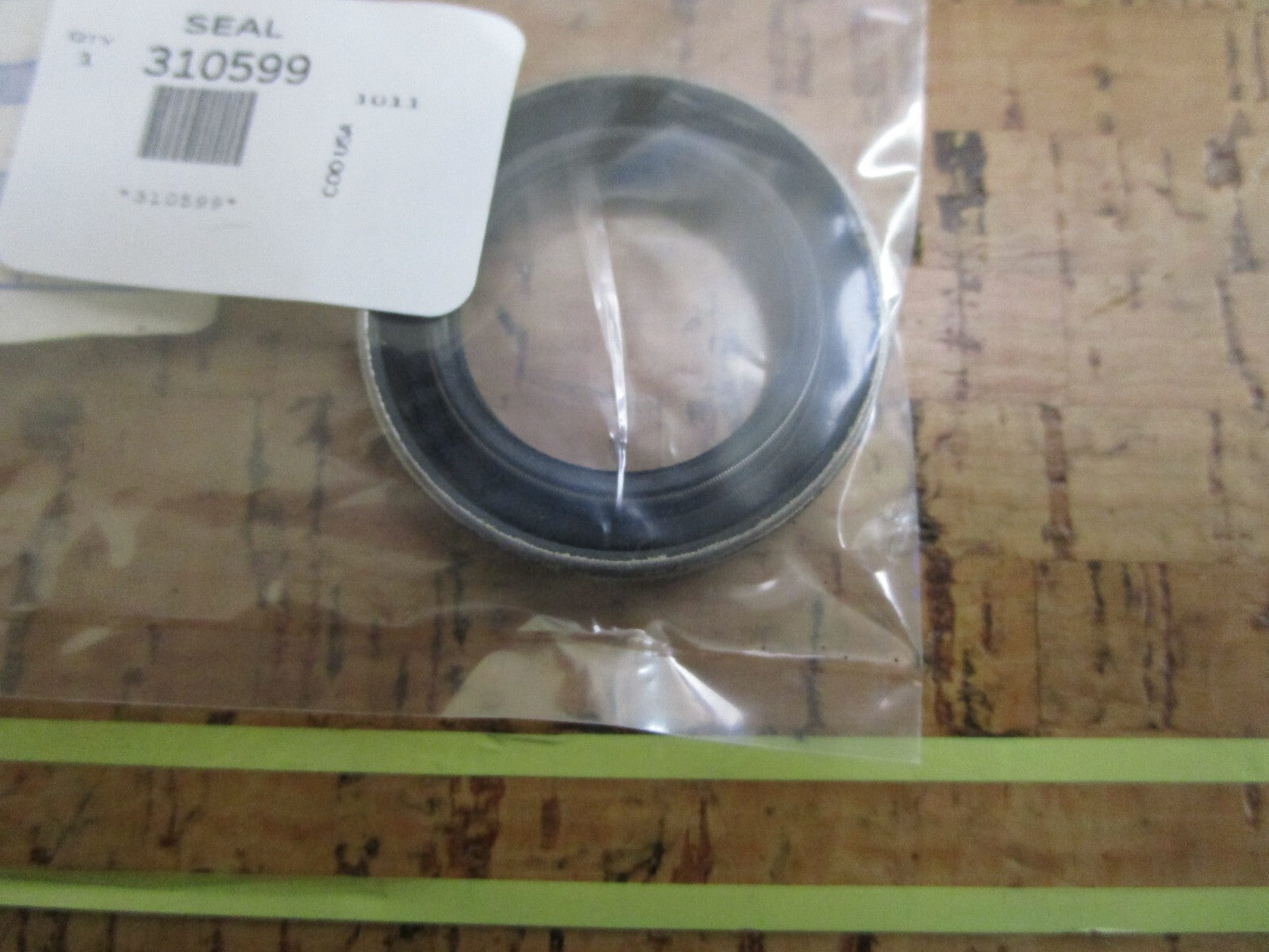 *NEW OEM* 0810 OMC Johnson Evinrude Seal 310599 0310599