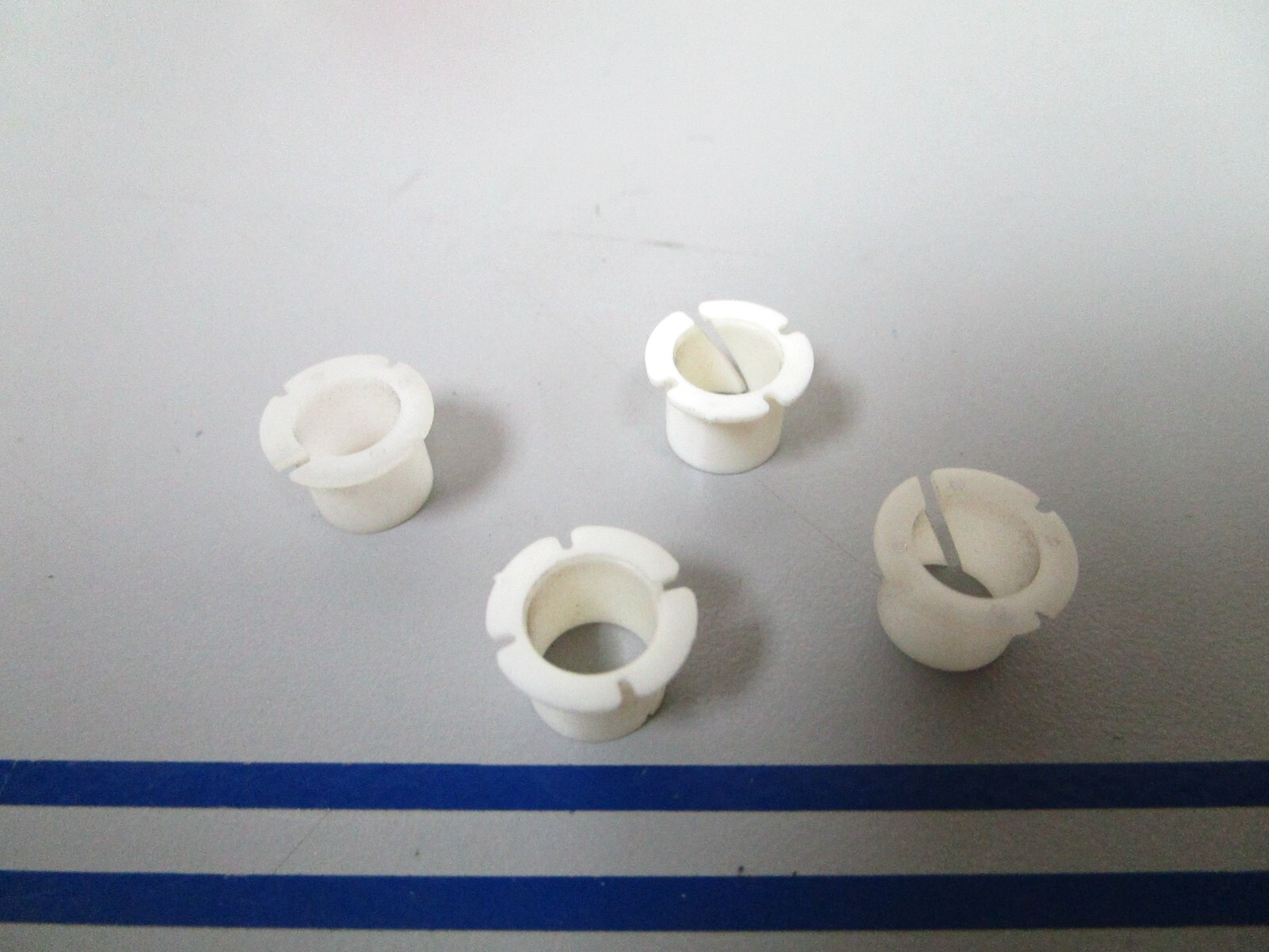 *NEW OEM* (LOT OF 4) 0810 OMC Johnson Evinrude Bushing 319518 0319518