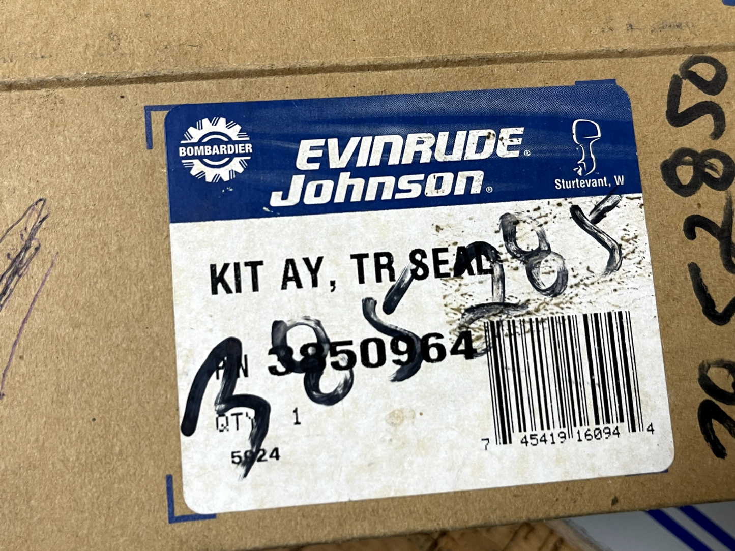 *NEW OEM* 0670 OMC Johnson Evinrude Seal 3850964 03850964