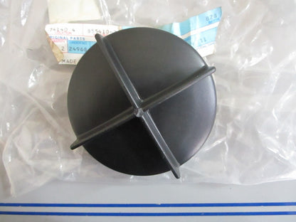*NEW OEM* 0820 Volvo Penta Cap 855410