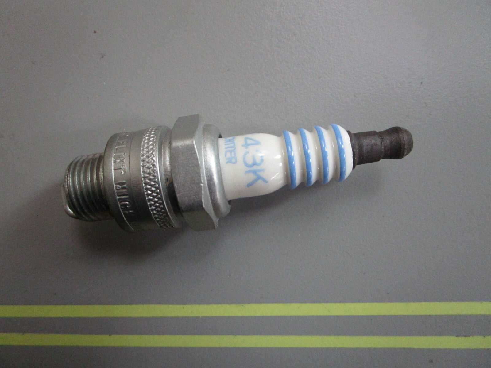 *NEW* 0820 AC Delco Spark Plug CR43K