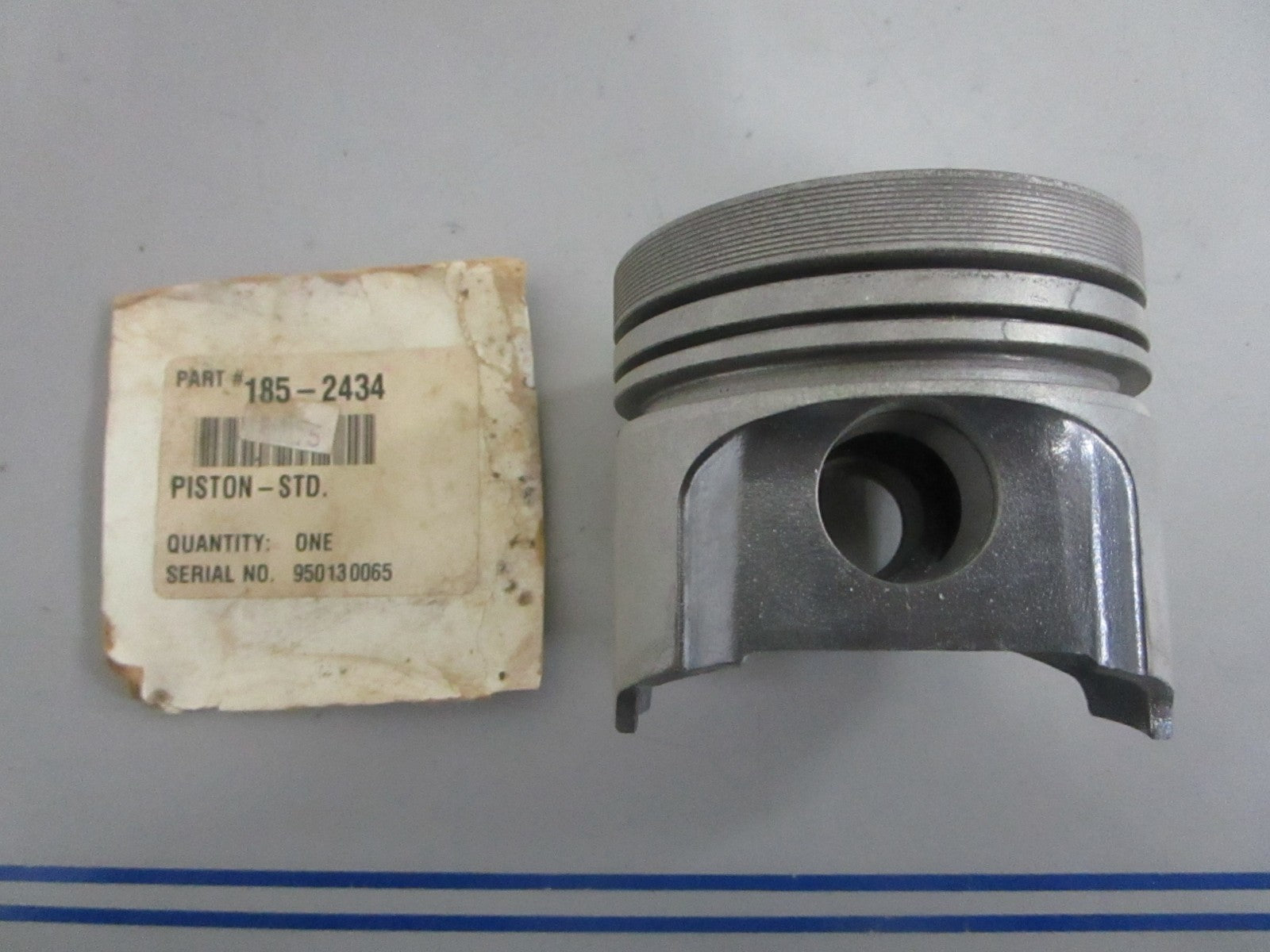 NEW OEM 185-2434 Onan Piston 0820
