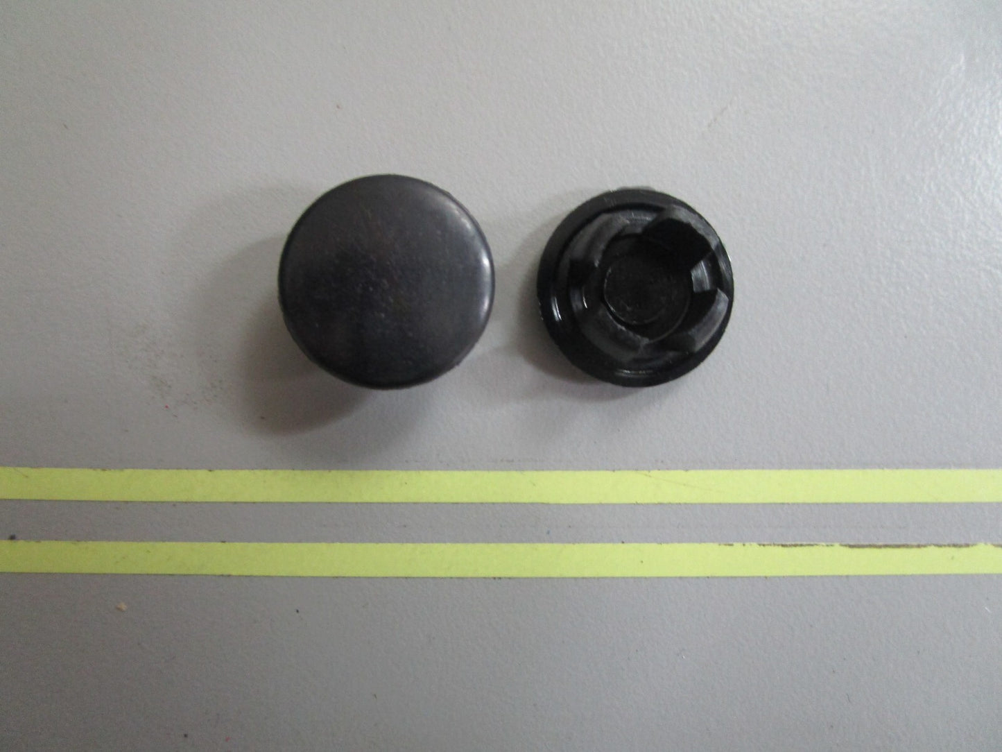 *NEW OEM* (LOT OF 2) 0810 Mercury Quicksilver Plug 19-47579