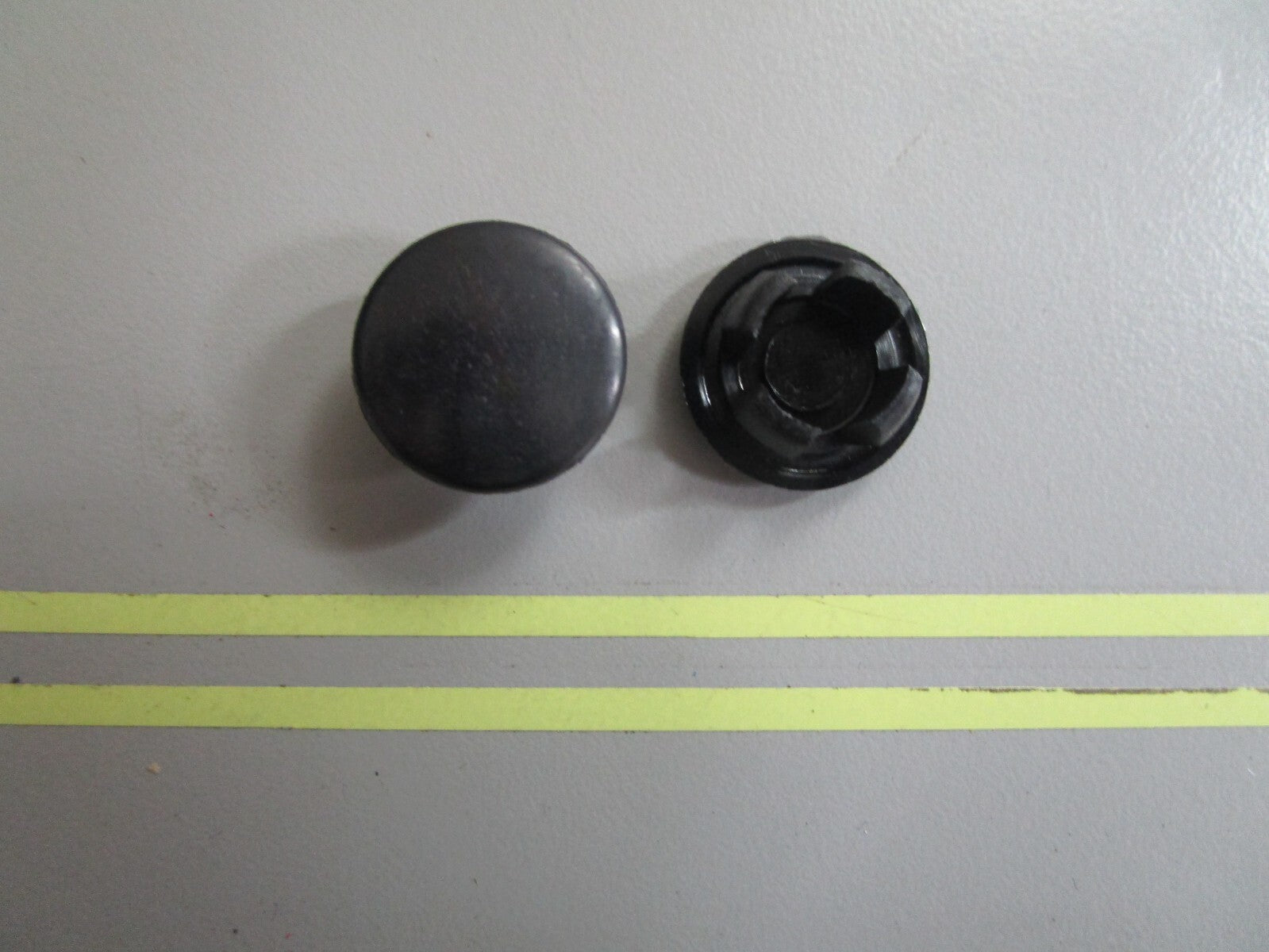 *NEW OEM* (LOT OF 2) 0810 Mercury Quicksilver Plug 19-47579