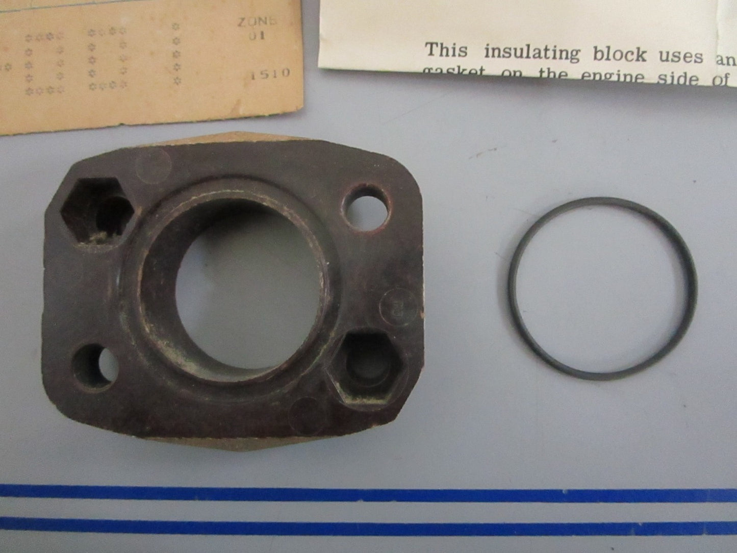NEW OEM 386634 0386634 OMC Johnson Evinrude Black Insulator 0820