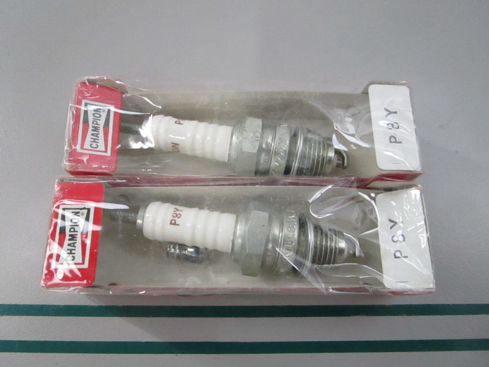 NEW (LOT OF 2) P8Y Champion Spark Plug 0810