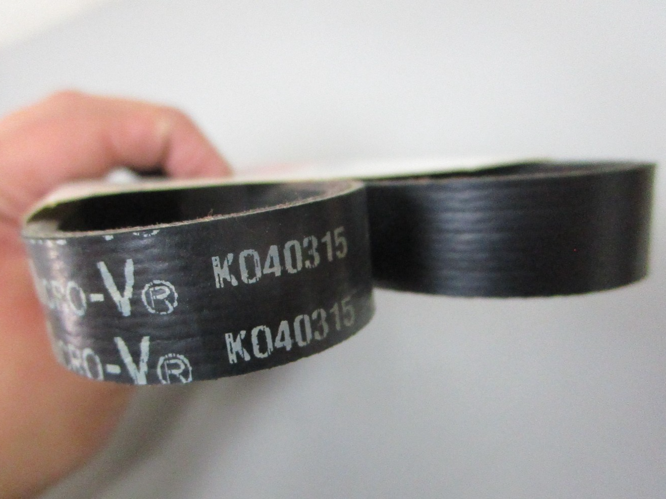 NEW K040315 Gates Micro-V 9/16" x 32 ¼" Serpentine Belt 0720