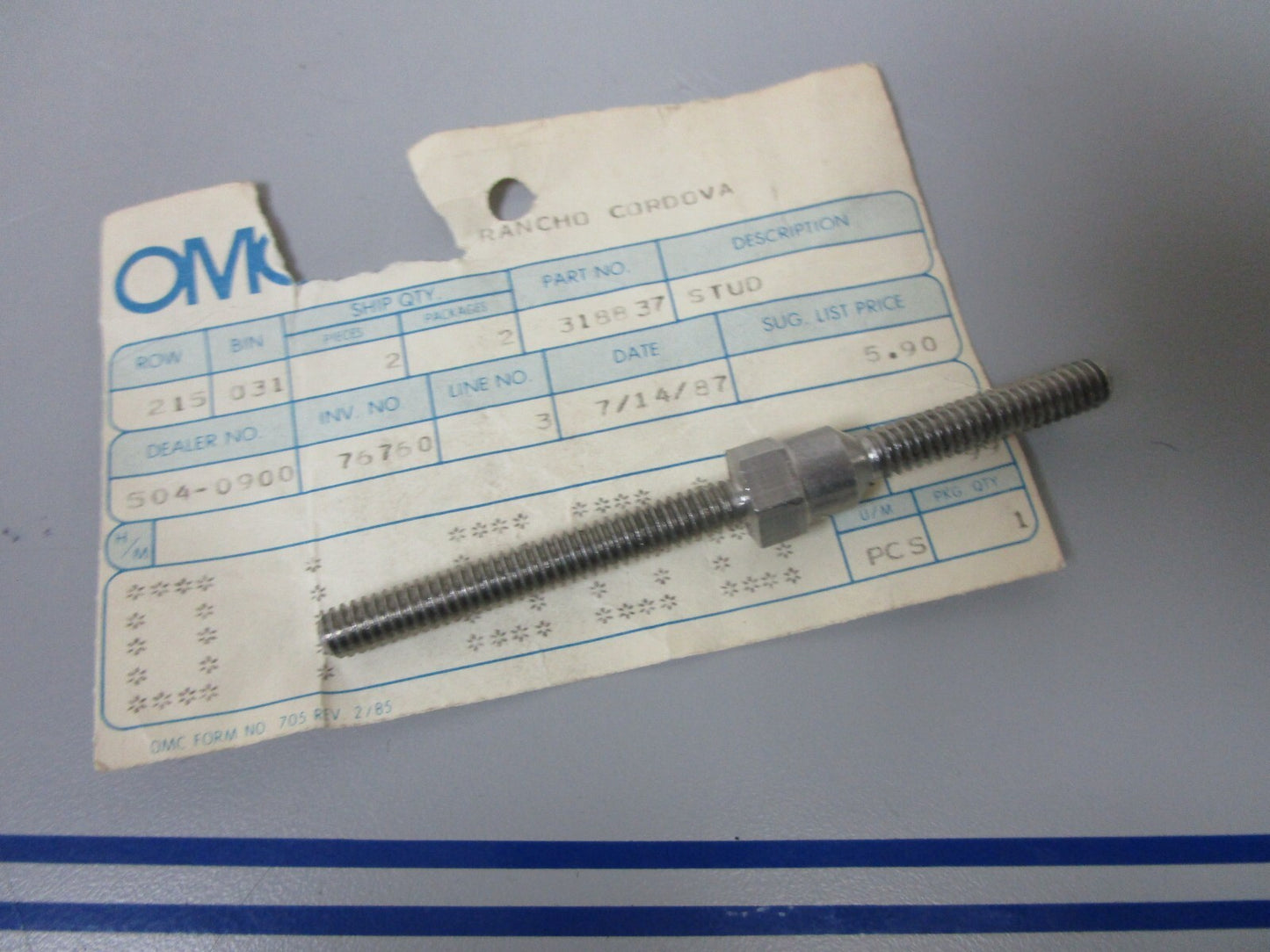 *NEW OEM* 0810 OMC Johnson Evinrude Stud 318837 0318837