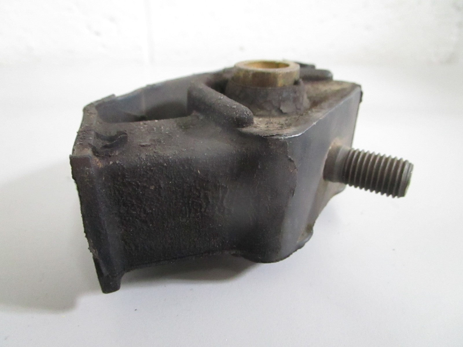 NEW OEM 123402018 Mercedes-Benz Transmission Mount 0820
