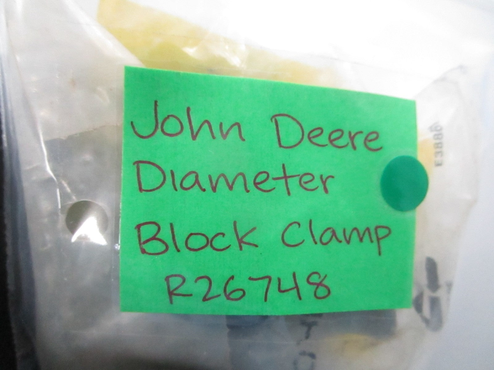 NEW OEM R26748 John Deere Diameter Block Clamp 0810