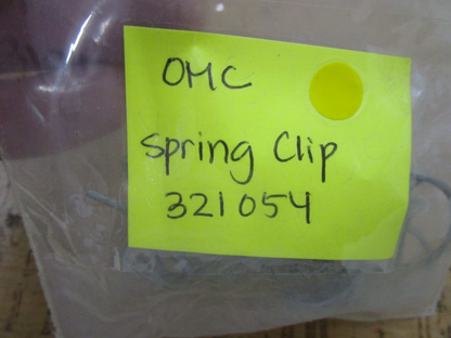 *NEW OEM* 0750 OMC Johnson Evinrude SPRING CLIP 321054 0321054