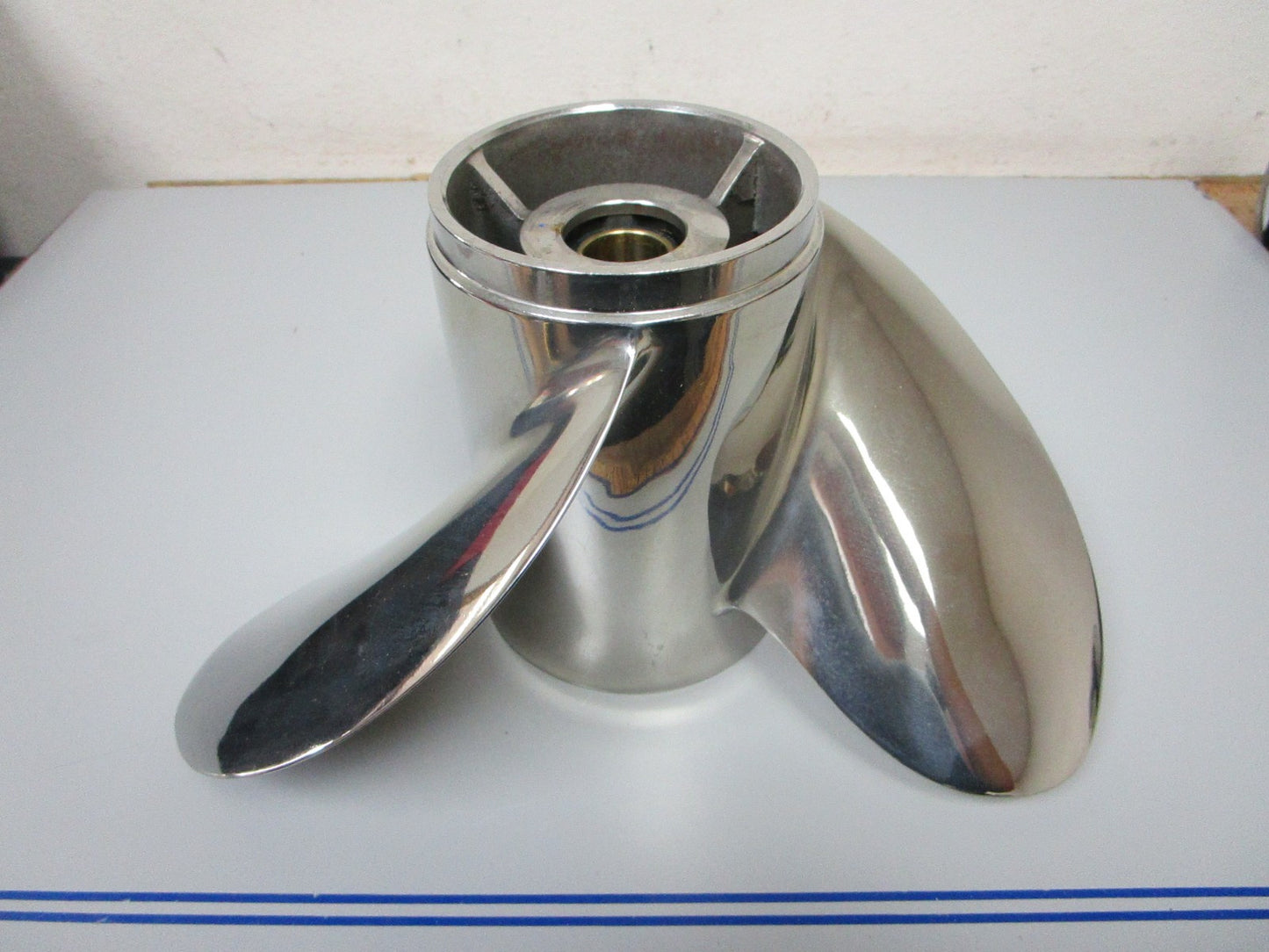 *NEW OEM* 0720 Yamaha 3 Blade Stainless Steel 13 ¾ x 20 Propeller 68F-45974-20