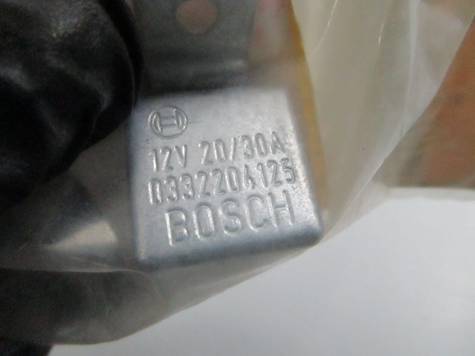 *NEW OEM* 0810 Volvo Penta Relay 876040