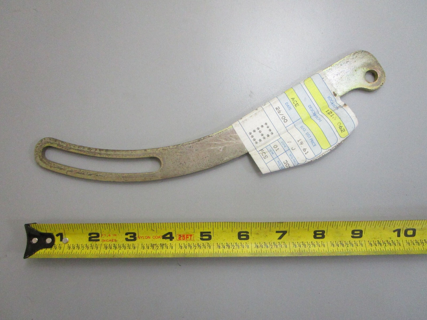 *NEW OEM* 0820 OMC Johnson Evinrude Pump Bracket 910439 0910439