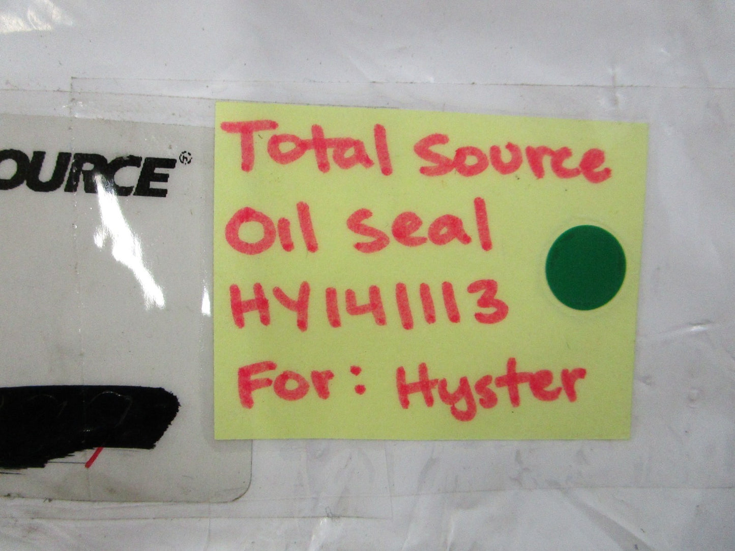 NEW HY141113 For: Hyster Total Source Oil Seal 0810