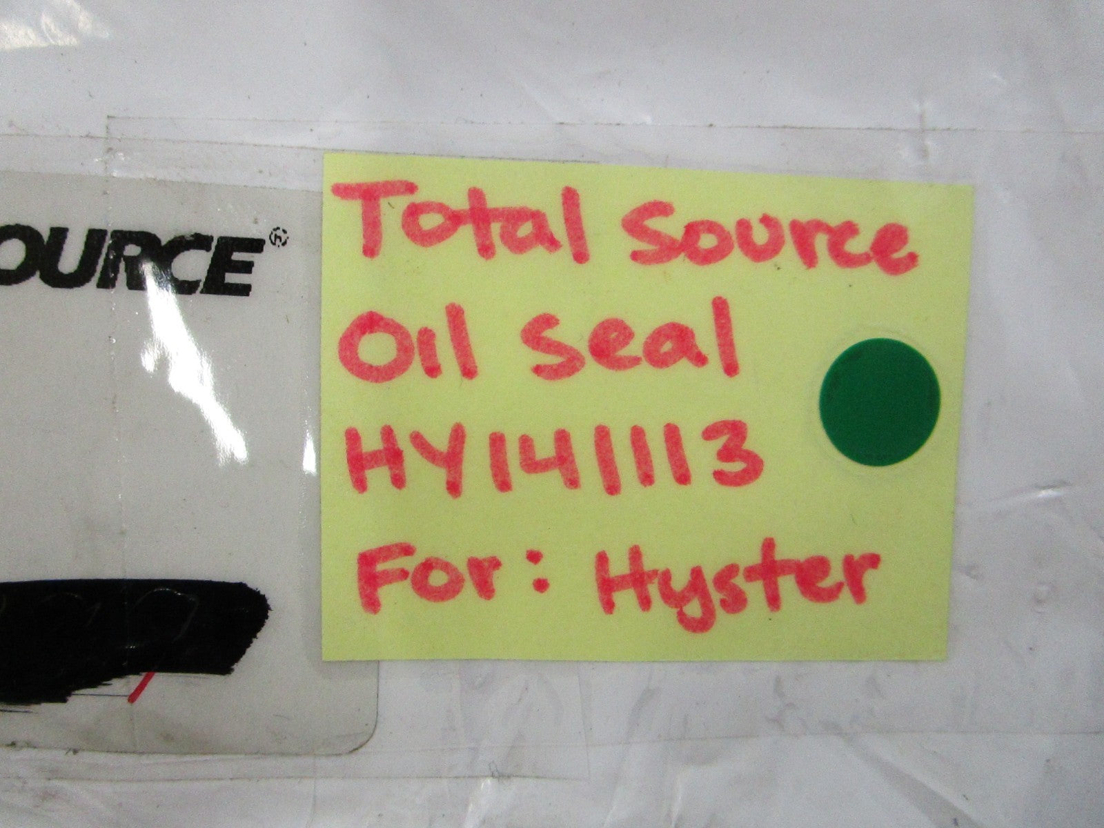 NEW HY141113 For: Hyster Total Source Oil Seal 0810