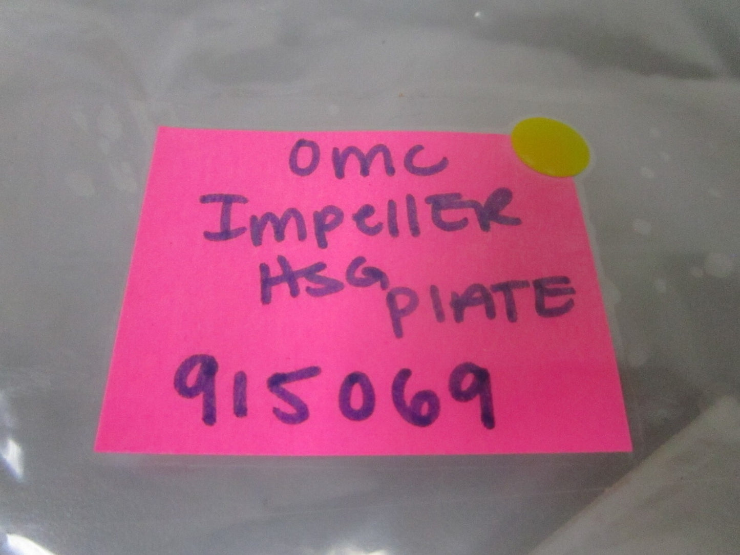 *NEW OEM* 0810 OMC Johnson Evinrude Impeller Housing Plate 915069 0916069