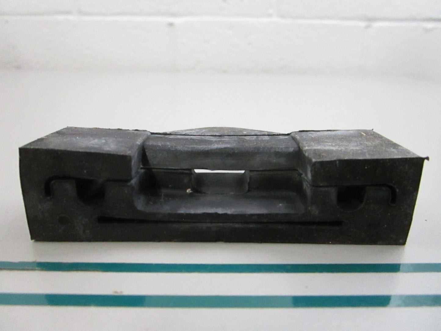 NEW OEM 17613-288-000 Honda Rubber Mount 0810
