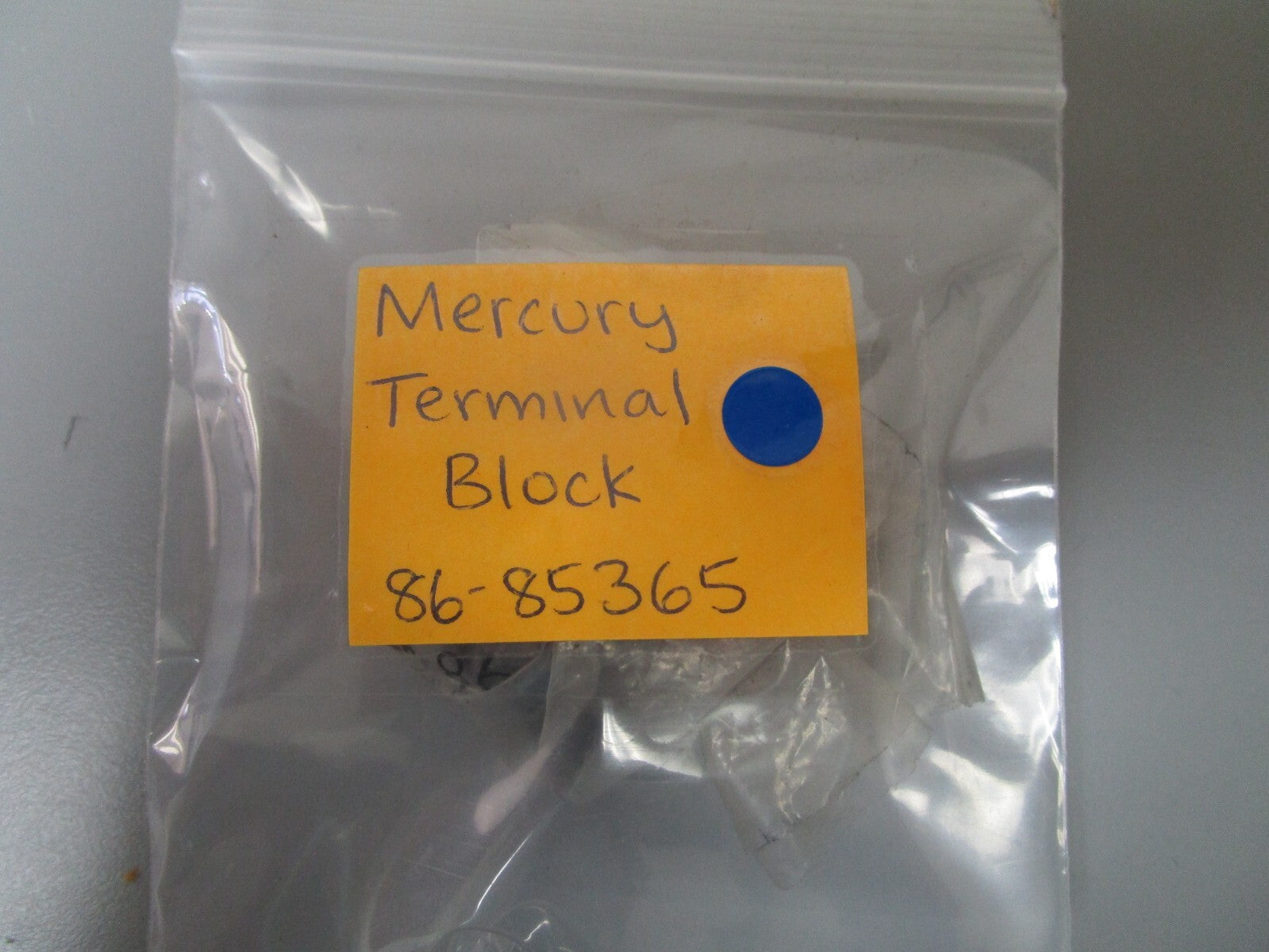 *NEW OEM* 0810 Mercury Quicksilver Terminal Block 86-85365