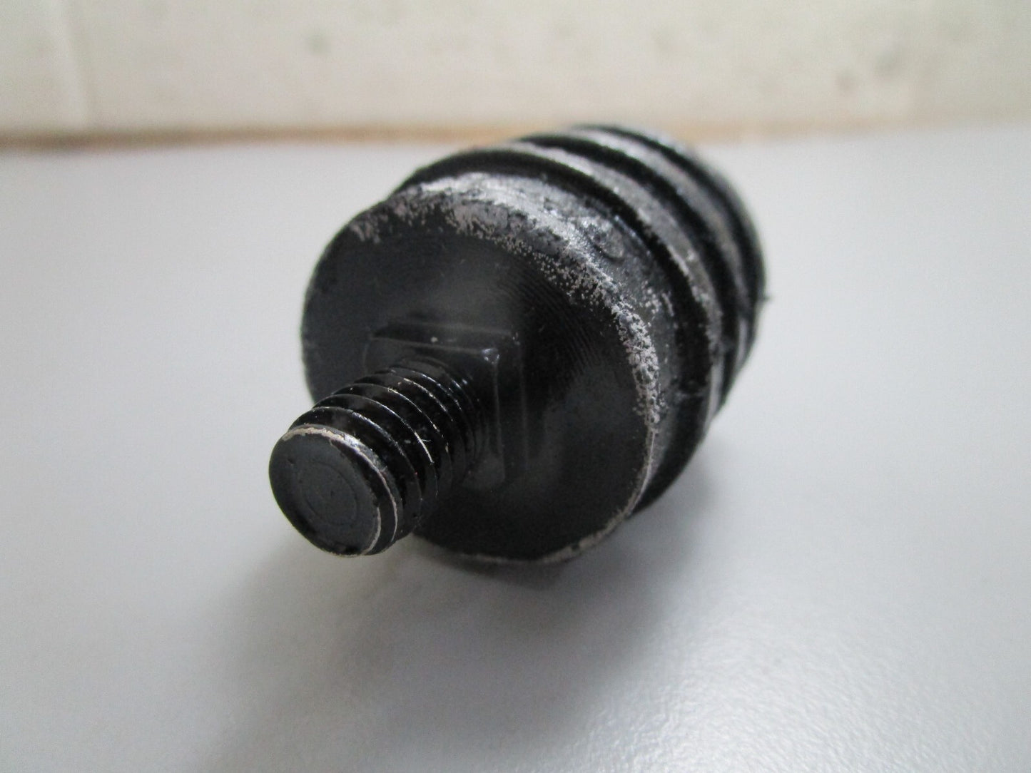 *NEW OEM* 0820 OMC Johnson Evinrude Rubber Mount 331812 0331812