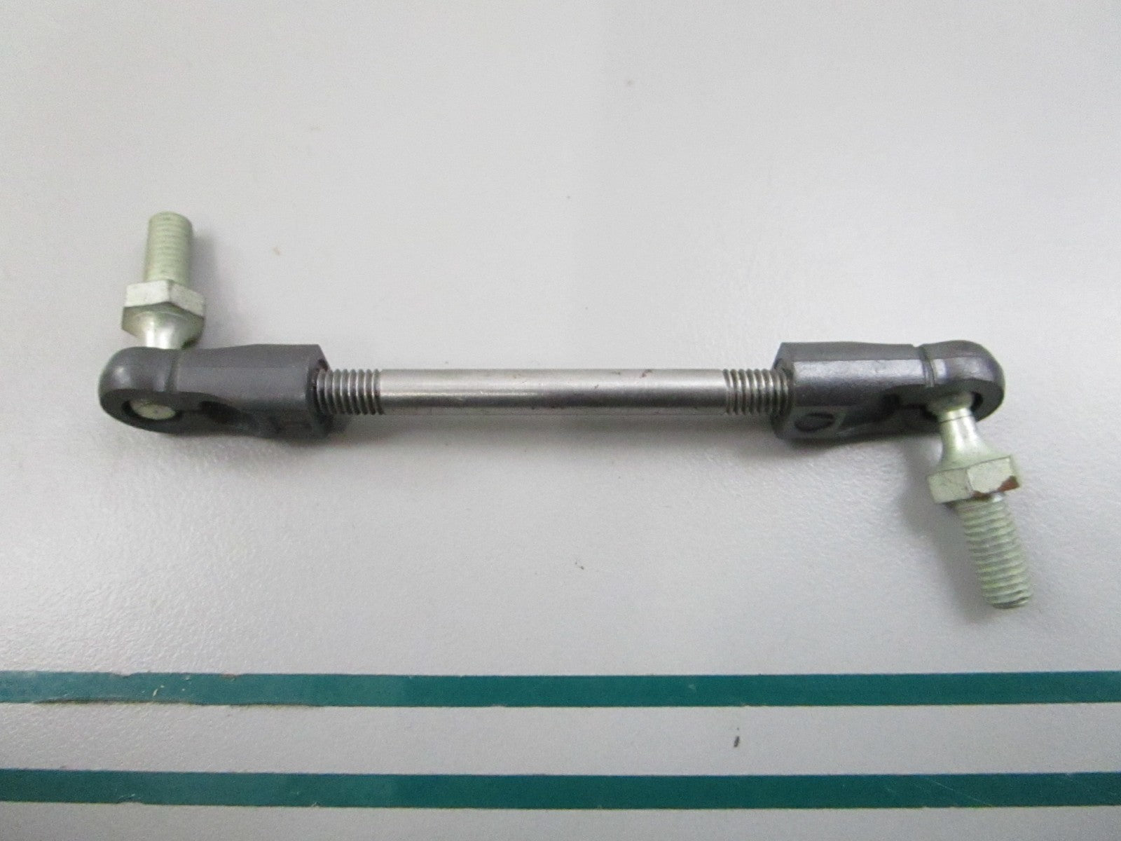 NEW OEM 380493 0380493 OMC Johnson Evinrude Rod & Socket 0810