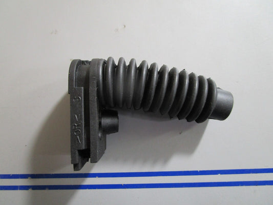 *NEW OEM* 0810 Suzuki Side Cover Grommet 67331-94JB0