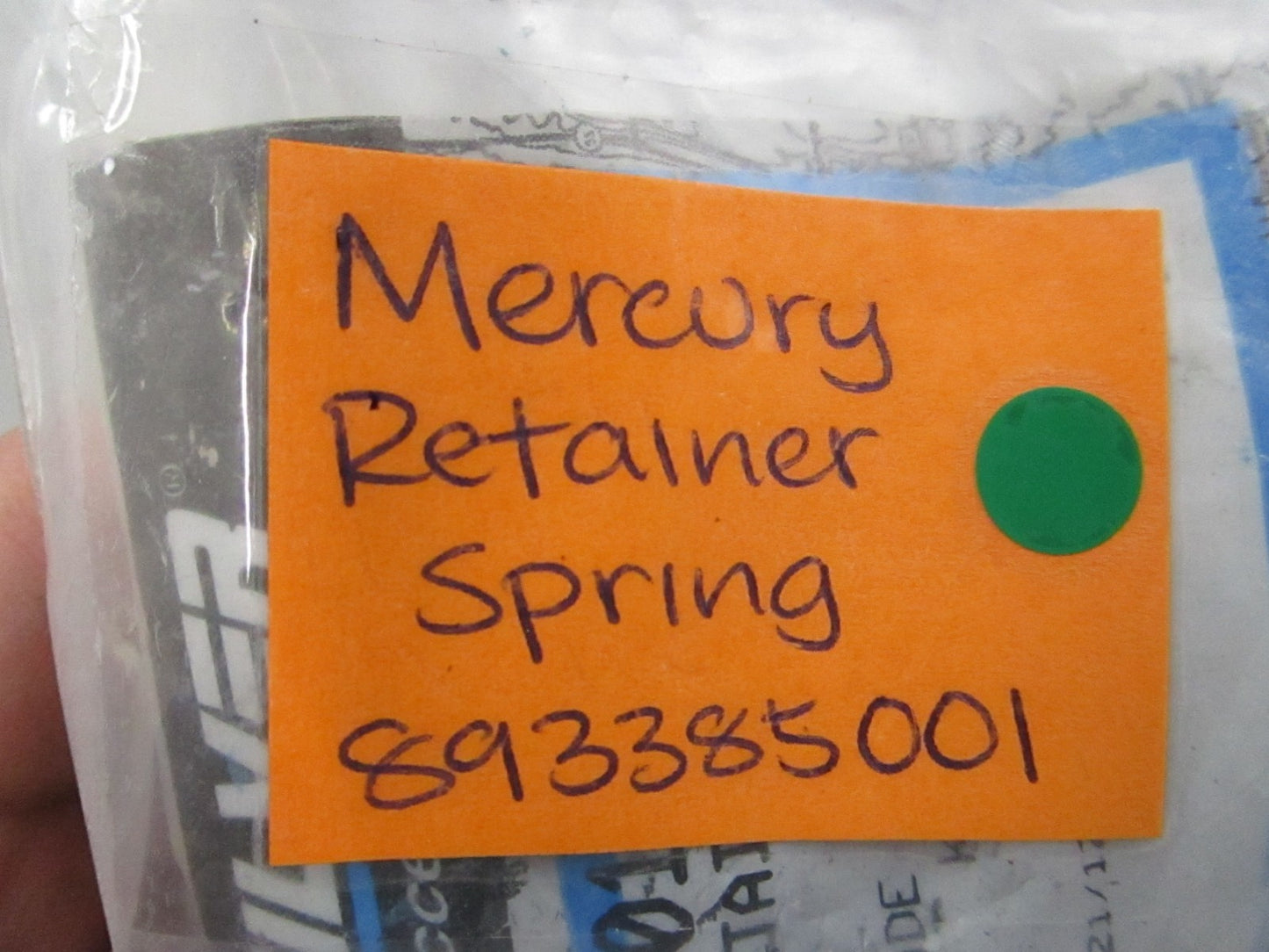 NEW OEM 893385001 Mercury Quicksilver Retainer Spring 0810