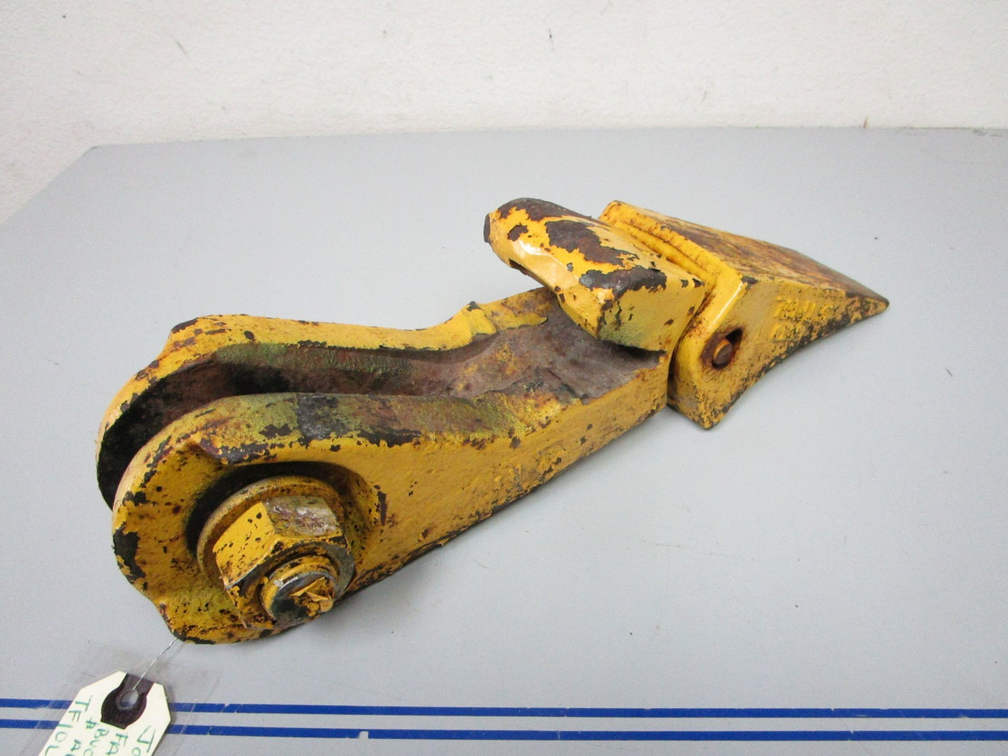 *NEW OEM* 0820 John Deere Fanggs Bucket Tooth & Adapter TF10L T112163