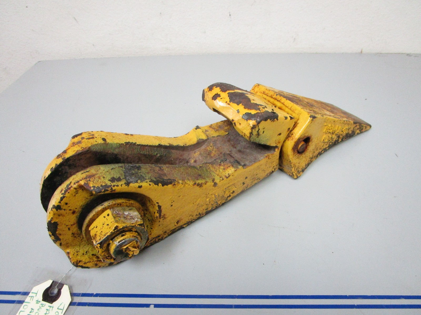 *NEW OEM* 0820 John Deere Fanggs Bucket Tooth & Adapter TF10L T112163