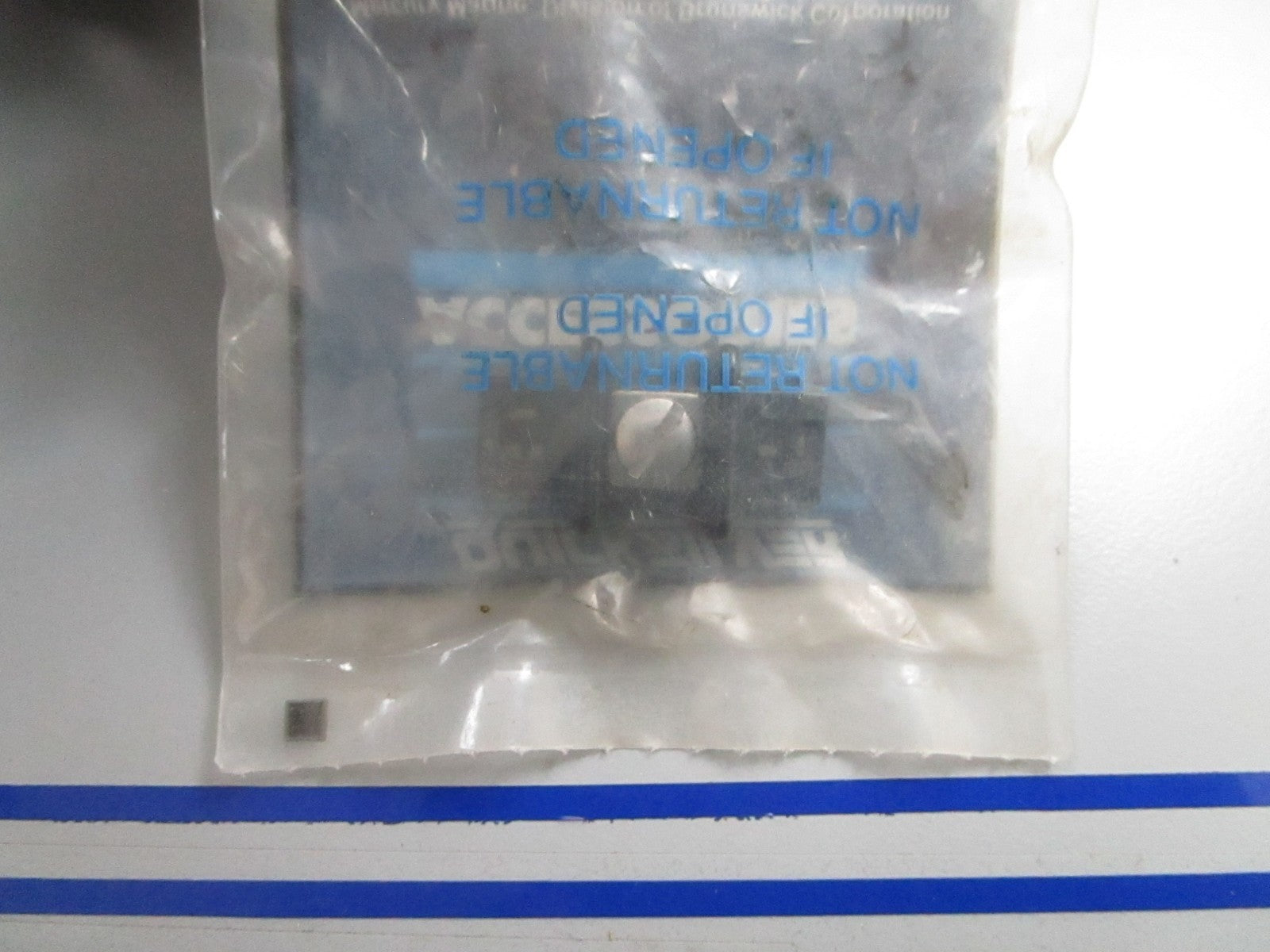 *NEW OEM* 0810 Mercury Quicksilver Terminal Block F694497