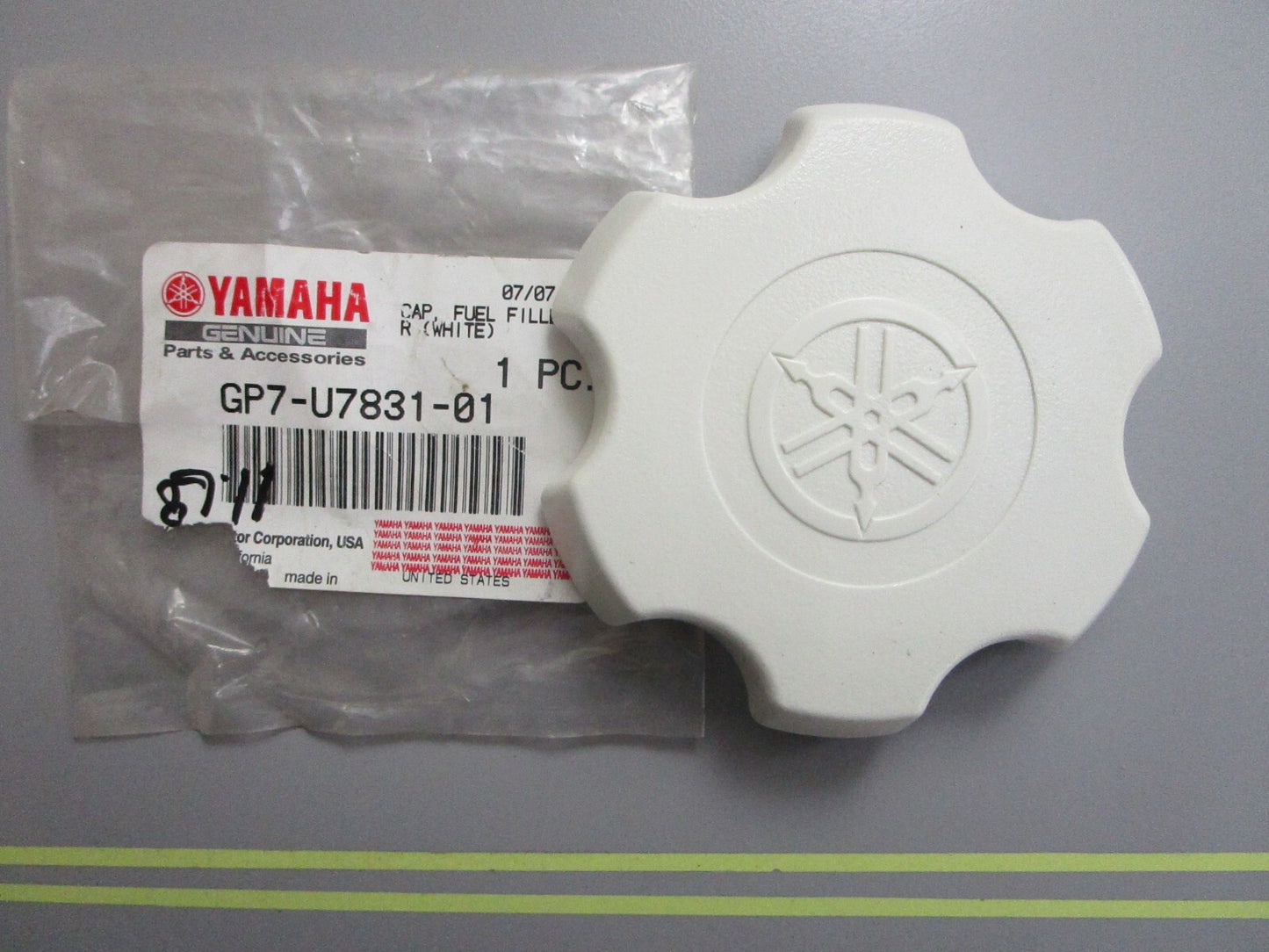 *NEW OEM* 0810 Yamaha Fuel Filter Cap GP7-U7831-01-00