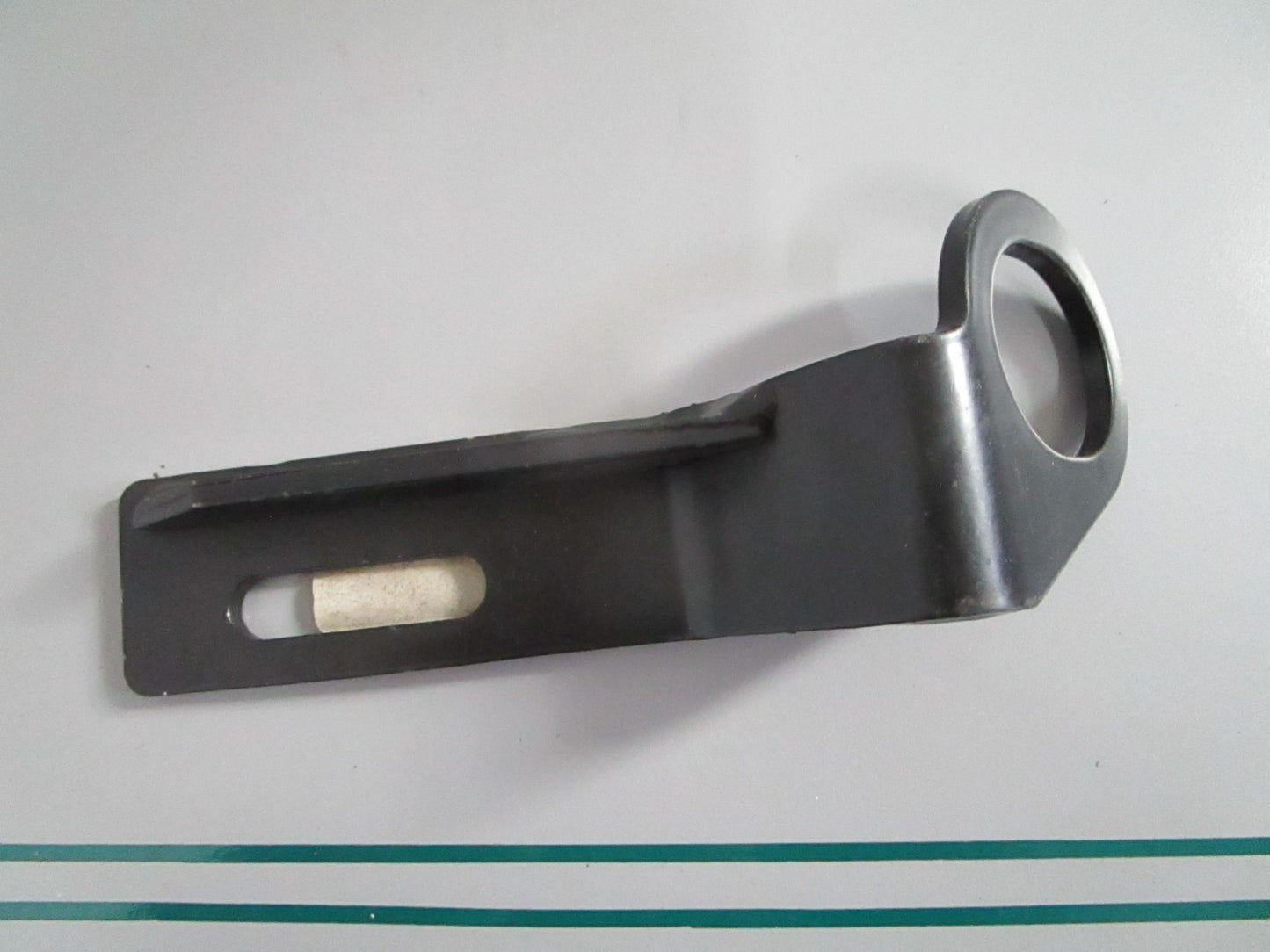NEW OEM AMT673 CAT Bracket 0820