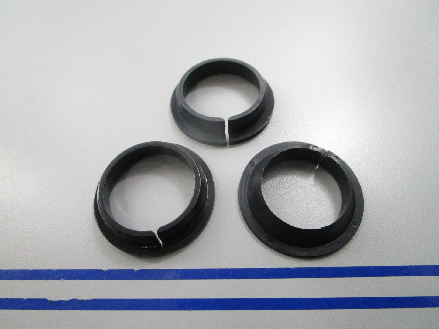 *NEW OEM* (LOT OF 3) 0810 OMC Johnson Evinrude Bushing 387618 0387618