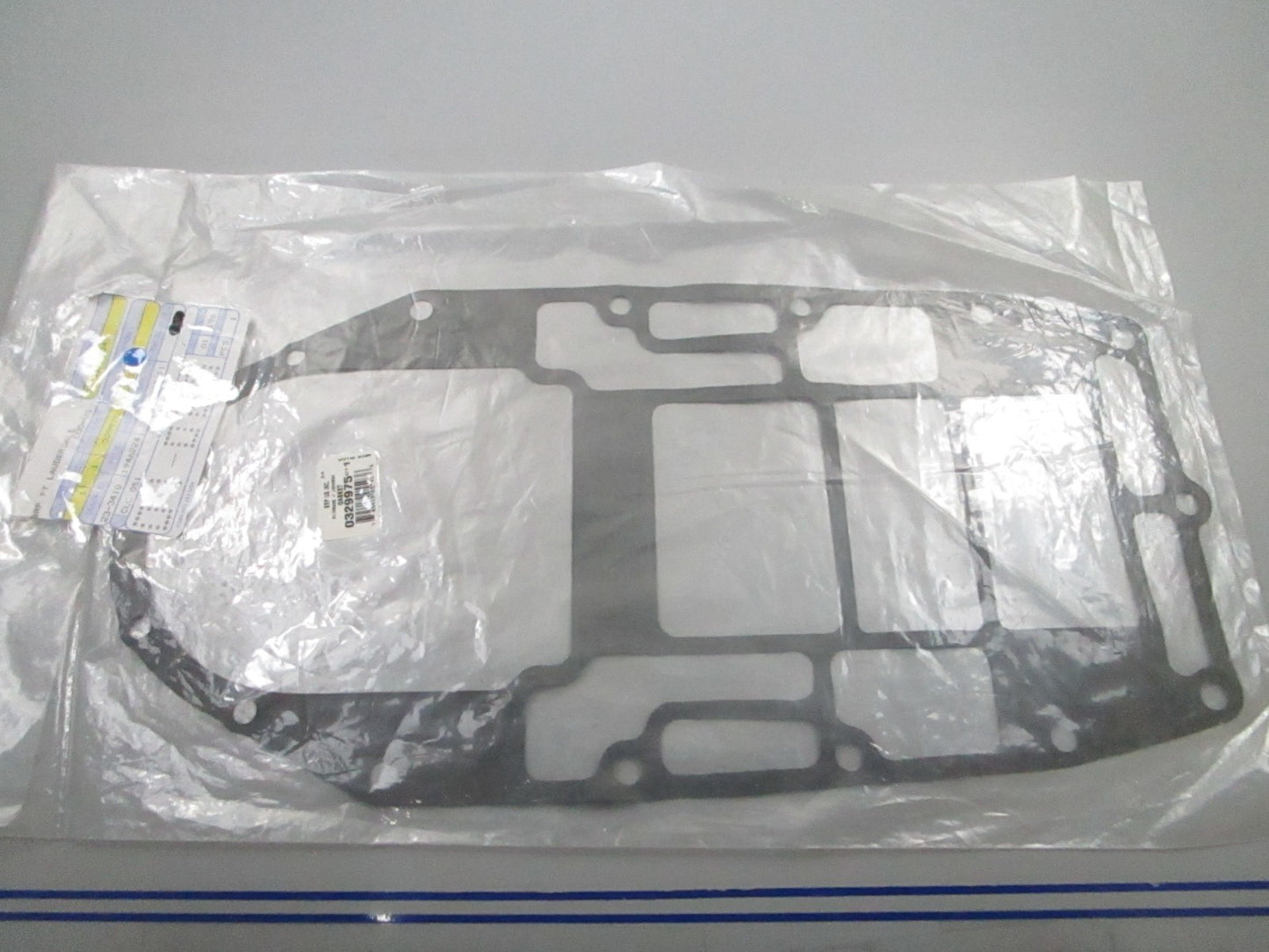 *NEW OEM* 0840 OMC Johnson Evinrude Gasket 0329975 329975