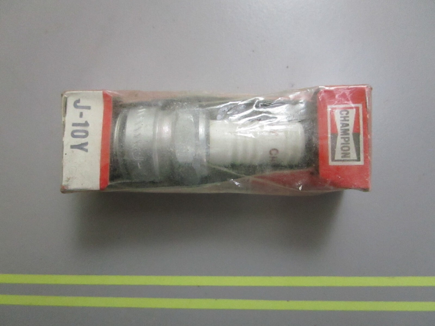 *NEW* 0810 Champion Spark Plug J-10Y
