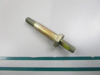 NEW OEM 913479 0913479 OMC Johnson Evinrude Stud 0810