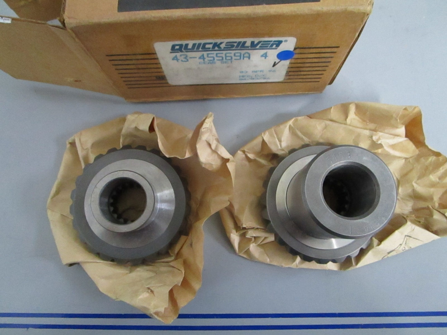 NEW OEM 43-45569A4 Mercury Quicksilver Gear Set 0820